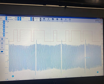 Oscilloscope waveform captured during a lab-scope diagnostic test